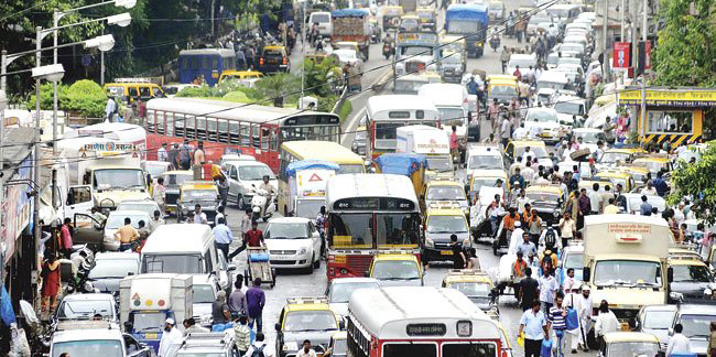 Cropped_Crawford-Market_mumbai traffic